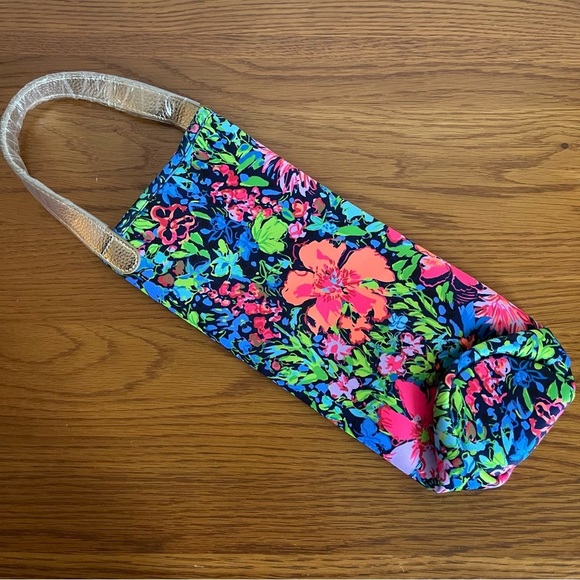 NWOT Lilly Pulitzer Wine Bag Festive Fantasy - Picture 2 of 6